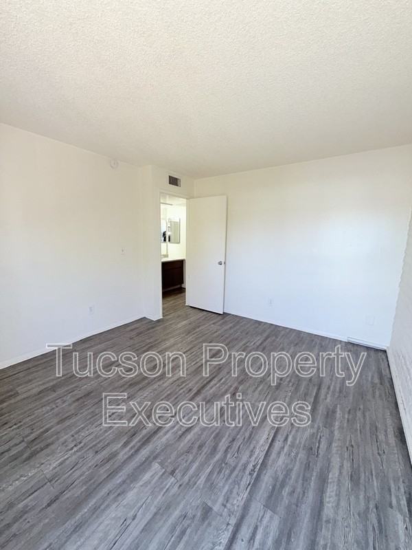 20 N Leonora Ave - Photo 2 of 12