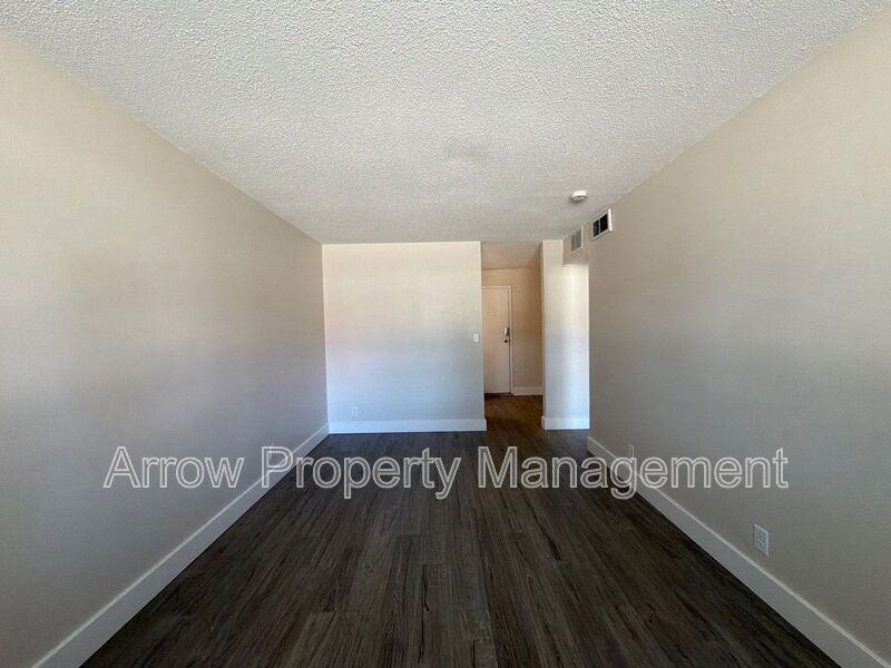 1315 F St - Photo 3 of 8