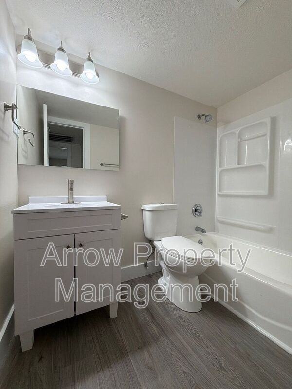 1315 F St - Photo 4 of 8