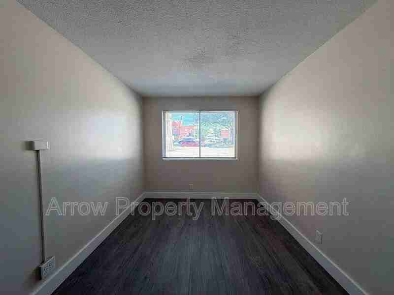 1315 F St - Photo 5 of 8