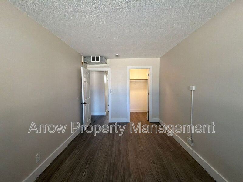 1315 F St - Photo 6 of 8