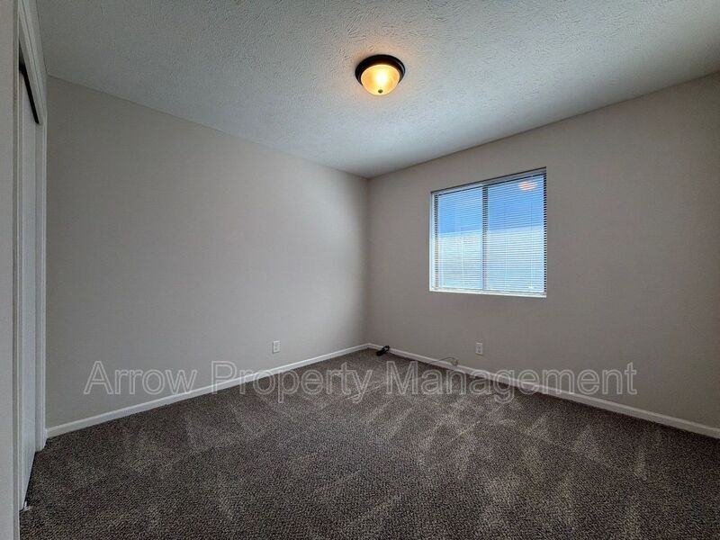 922 A St #5 - Photo 4 of 10