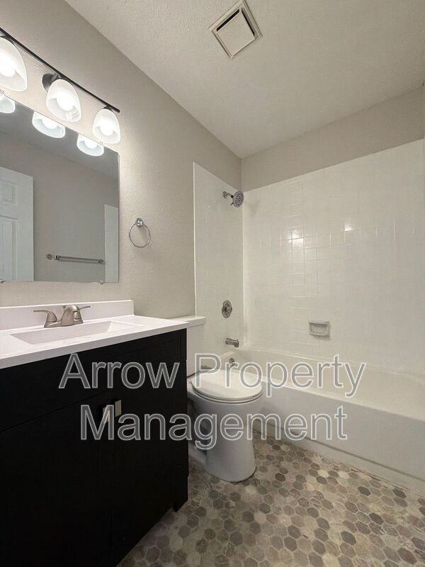 922 A St #5 - Photo 6 of 10
