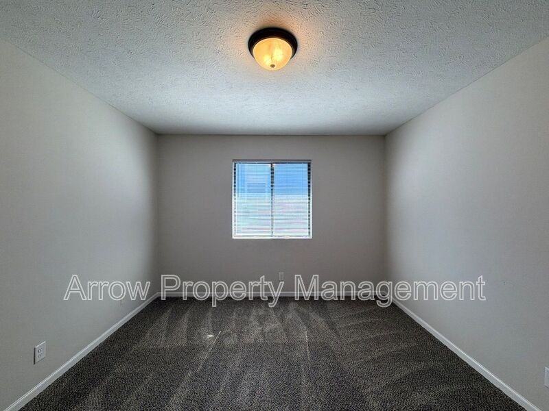 922 A St #5 - Photo 7 of 10