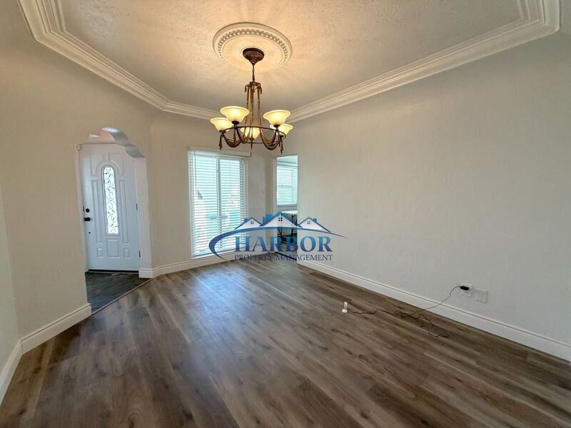 2916 W 79th St - Photo 6 of 23