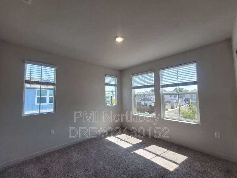 109 Clownfish St - Photo 6 of 23