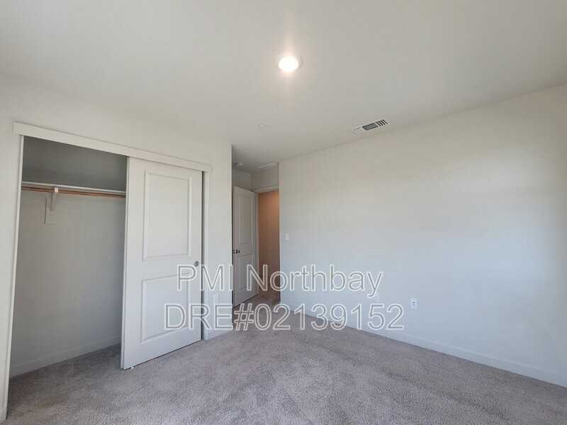 109 Clownfish St - Photo 7 of 23