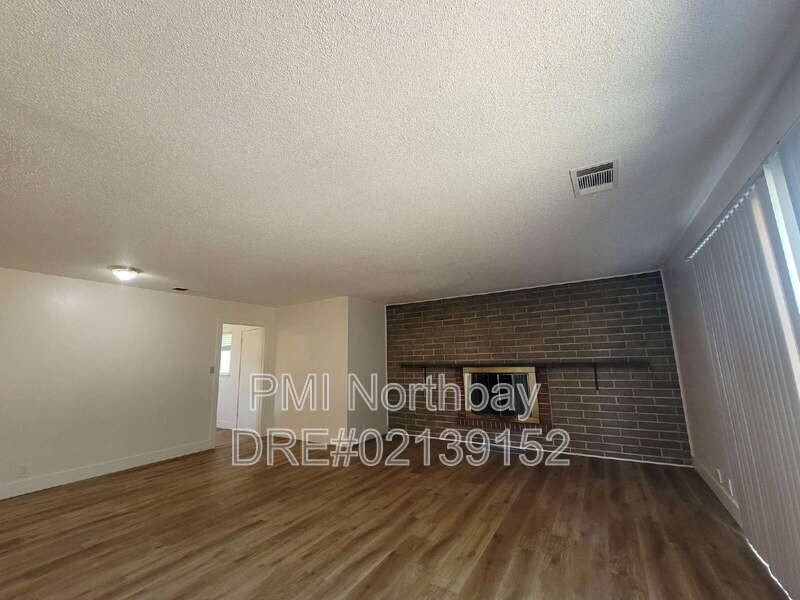 1019 Wallace St - Photo 2 of 18