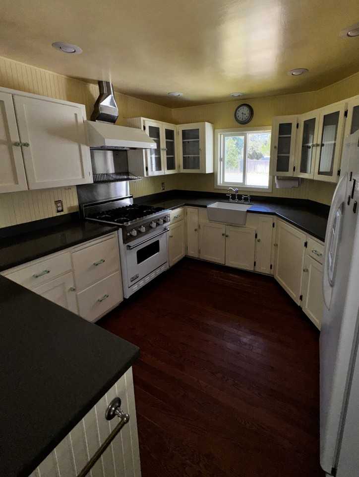 824 Schilling Way - Photo 3 of 14