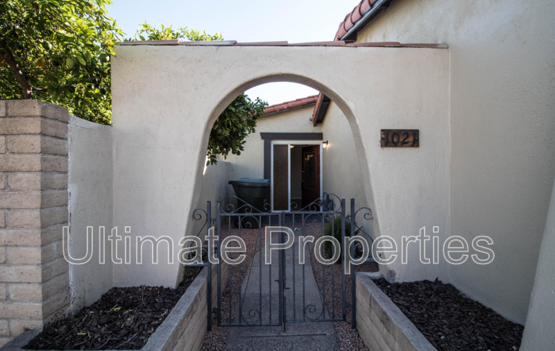 1021 W Mission Ln - Photo 2 of 3