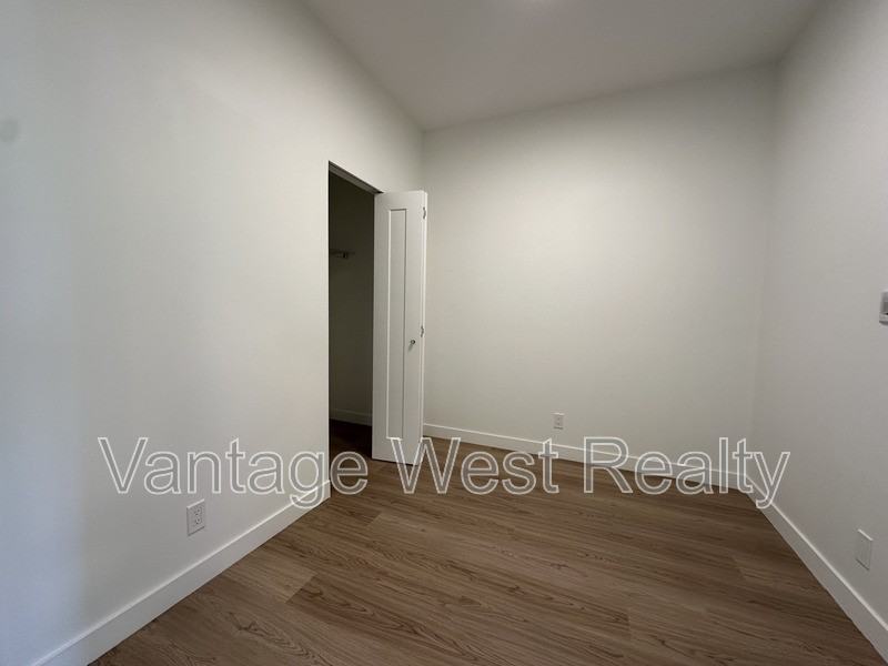 1201 Pridham Ave - Photo 2 of 19
