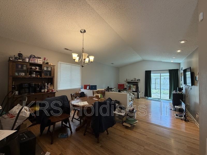 1249 Eaglewood Dr - Photo 3 of 11