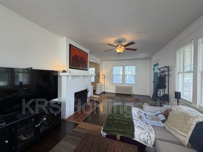 212 Maryland Ave - Photo 3 of 17