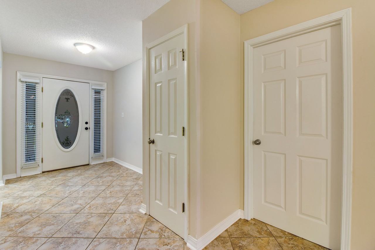 4678 Windstarr Dr - Photo 6 of 33