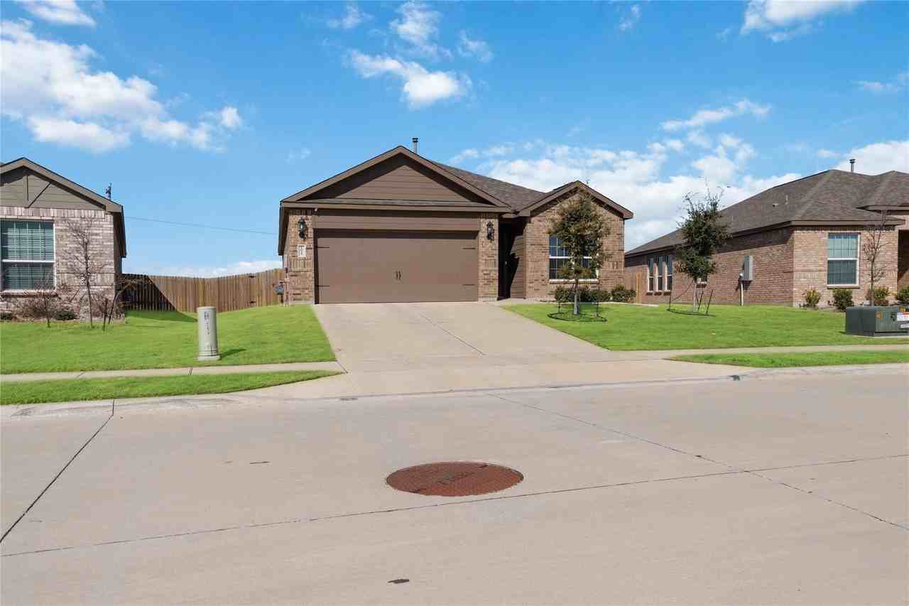 1012 Calhoun Dr - Photo 3 of 39