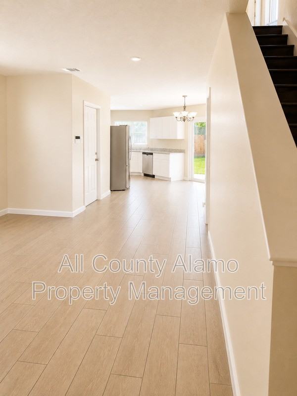 9023 Mountain Field Dr - Photo 7 of 32