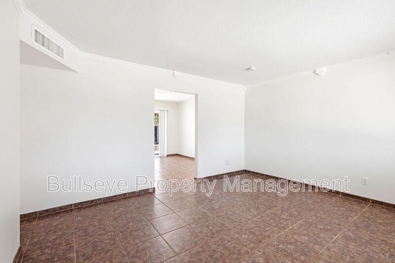 250 E Park Ave - Photo 5 of 31