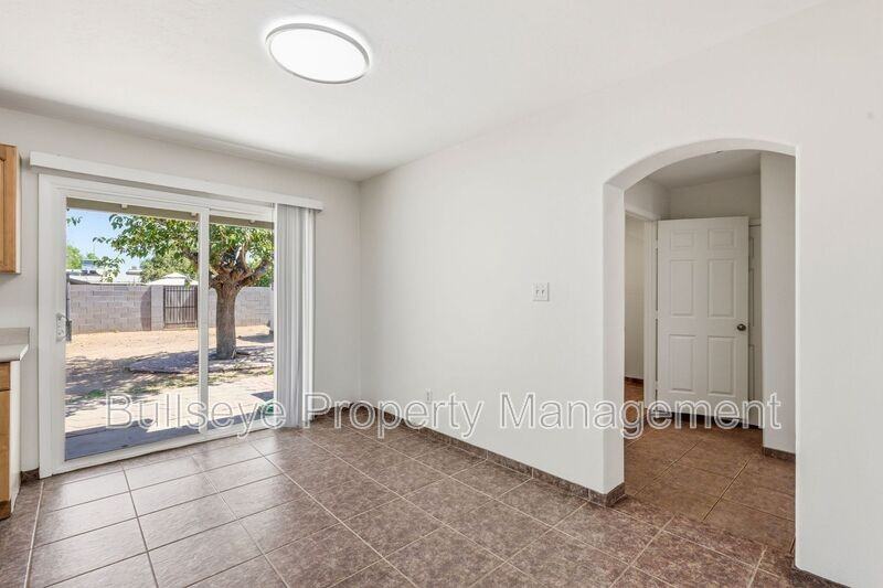 250 E Park Ave - Photo 7 of 31