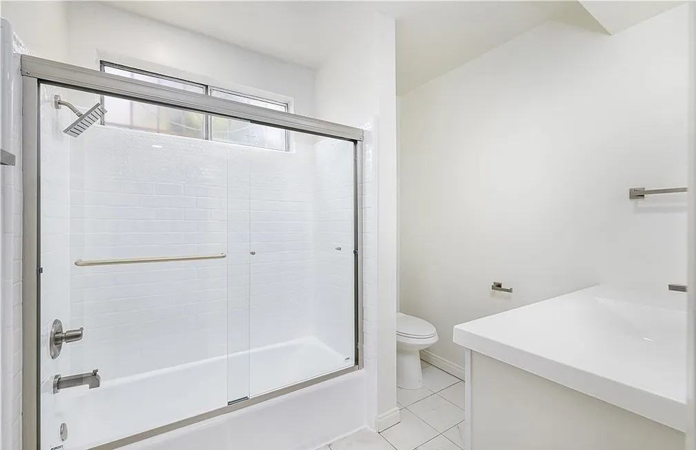 317 W Hyde Park Blvd #2 - Photo 5 of 15