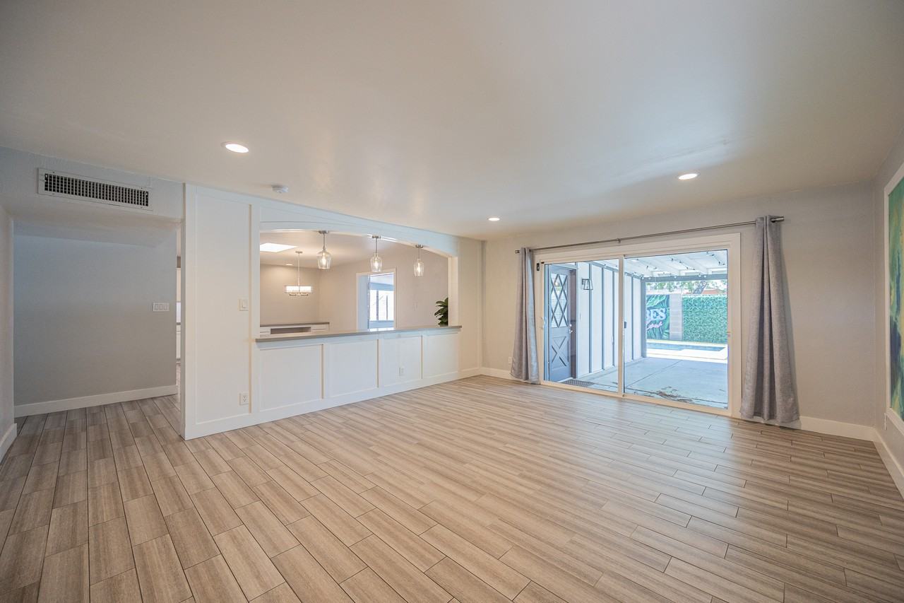 8447 E Lewis Ave - Photo 4 of 34