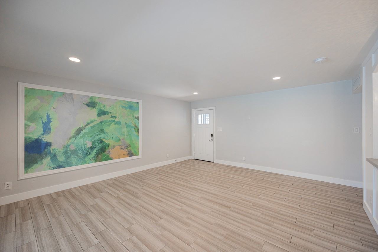 8447 E Lewis Ave - Photo 6 of 34