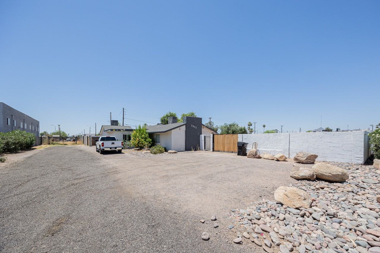 2802 N 36Th St - Photo 4 of 4