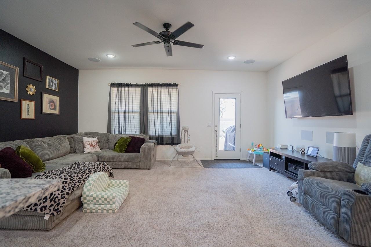 36043 W Santa Clara Ave - Photo 3 of 28