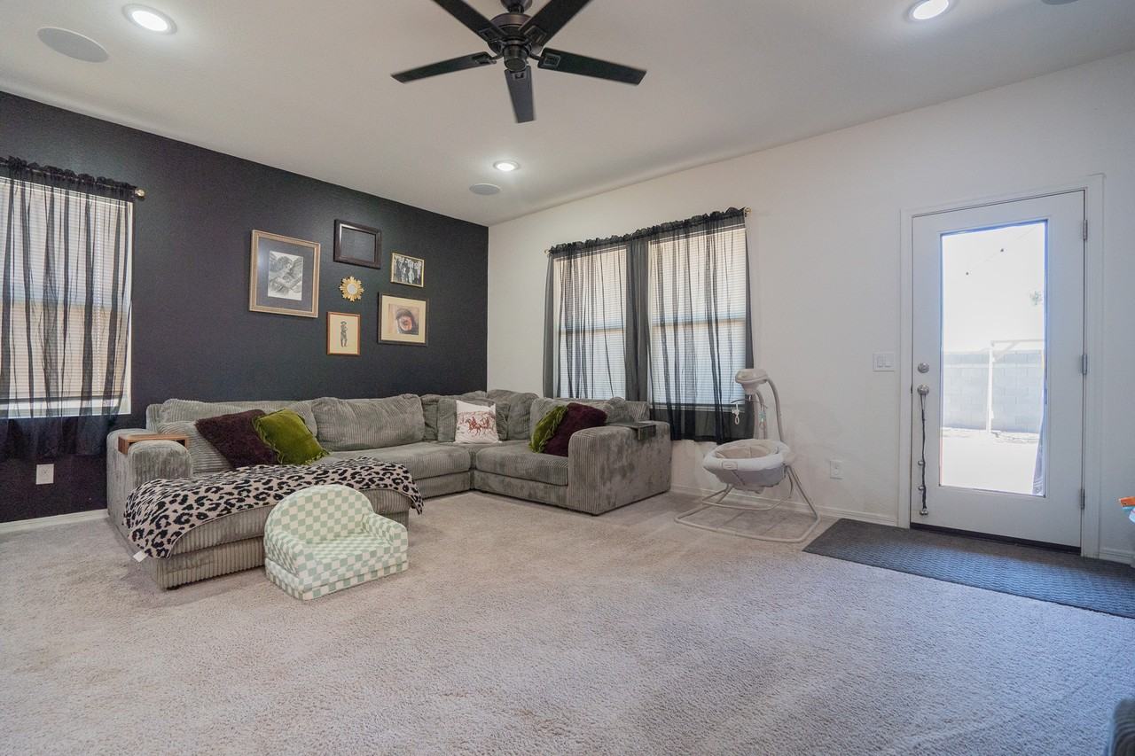 36043 W Santa Clara Ave - Photo 4 of 28