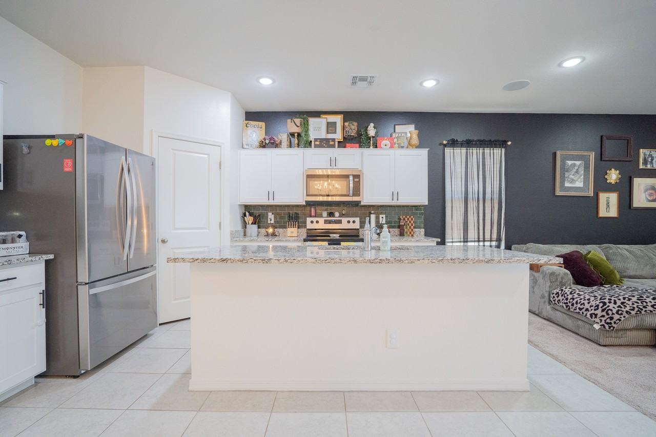 36043 W Santa Clara Ave - Photo 7 of 28
