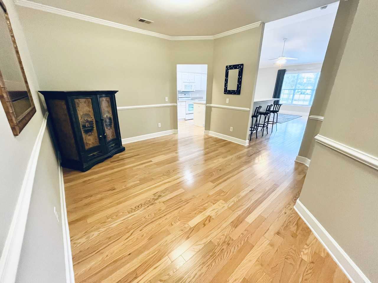 284 Viareggio Rd - Photo 3 of 37