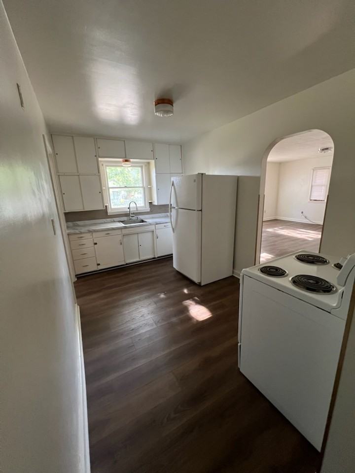 1021 S 1st St - Photo 7 of 9