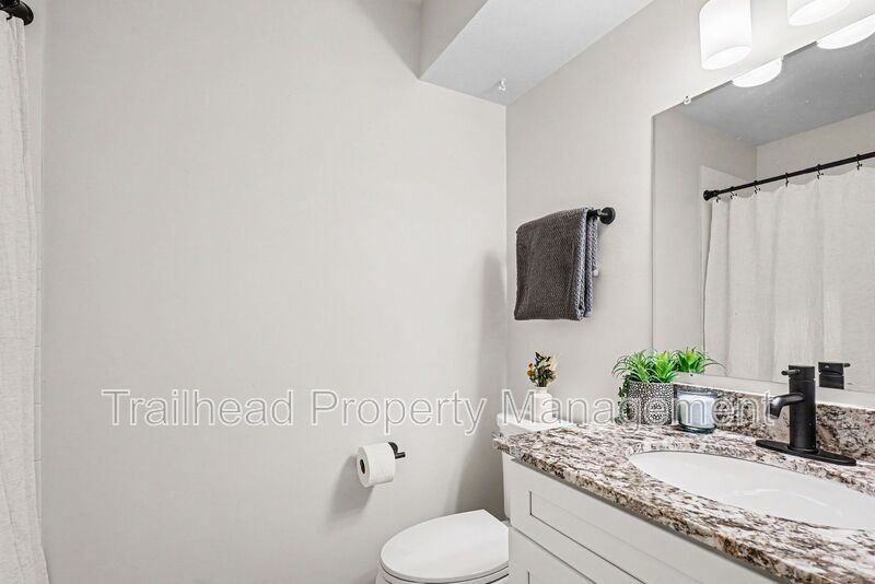 8455 Robinson St #102 - Photo 7 of 21