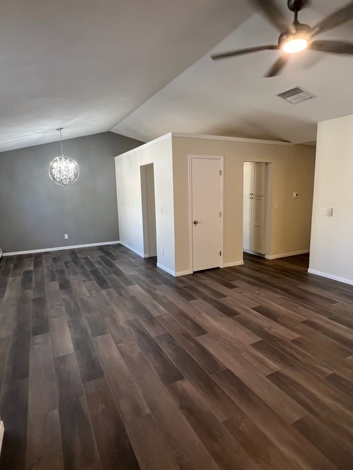 1131 Barr Ave - Photo 3 of 13