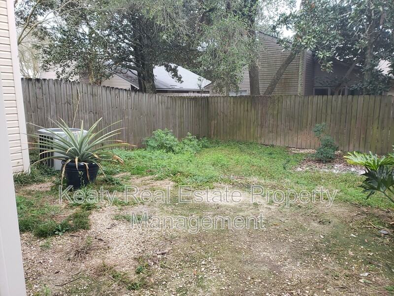 809 Fox Run Ave - Photo 4 of 23