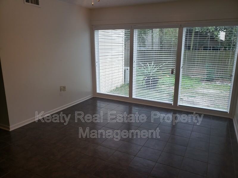 809 Fox Run Ave - Photo 5 of 23