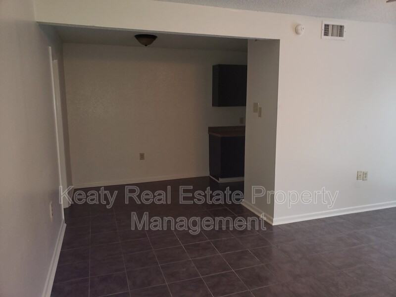 809 Fox Run Ave - Photo 7 of 23