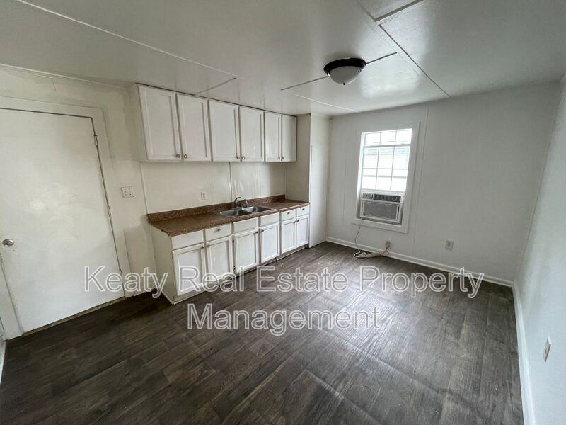 111 Dora St - Photo 6 of 21