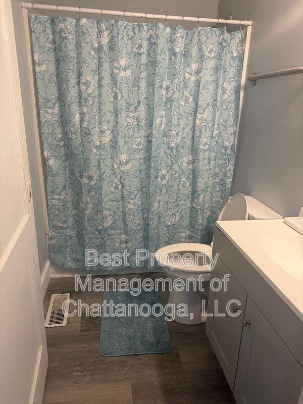 4802 Oakland Ave - Photo 4 of 7