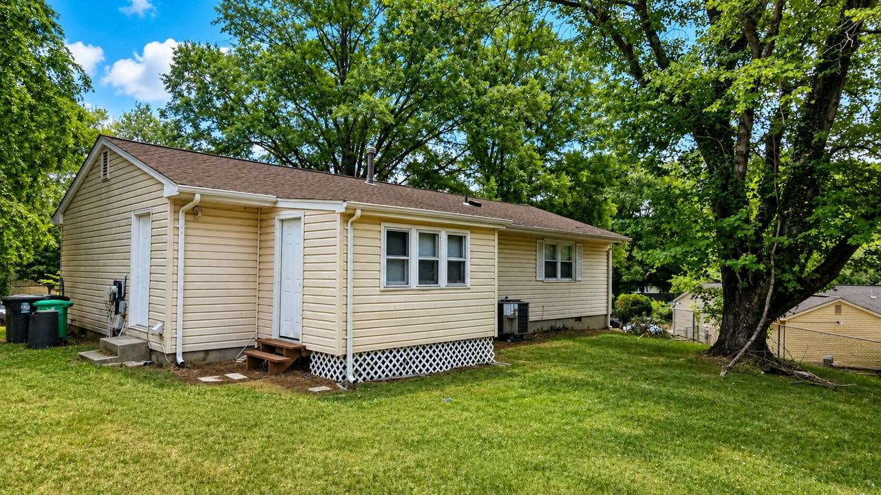 4409 Bishopmill Dr - Photo 2 of 20