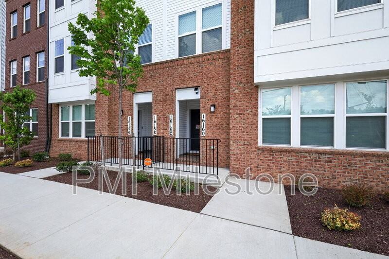 16162 Frederick Rd - Photo 3 of 43