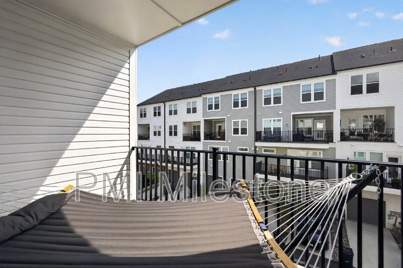 16162 Frederick Rd - Photo 4 of 43