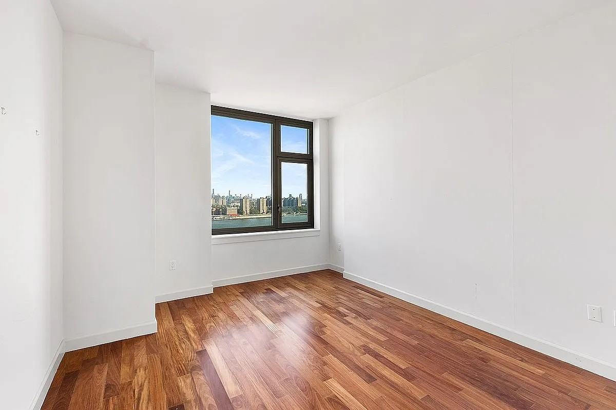 100 Jay St - Photo 2 of 10