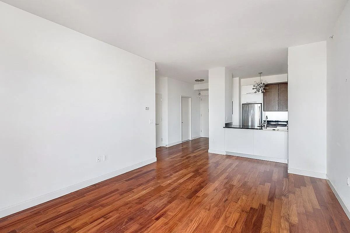 100 Jay St - Photo 3 of 10