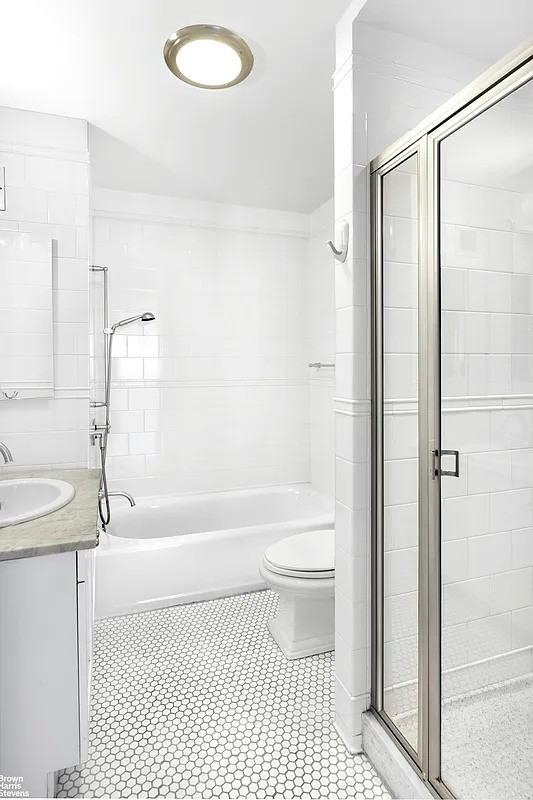 425 5th Ave - Photo 4 of 17