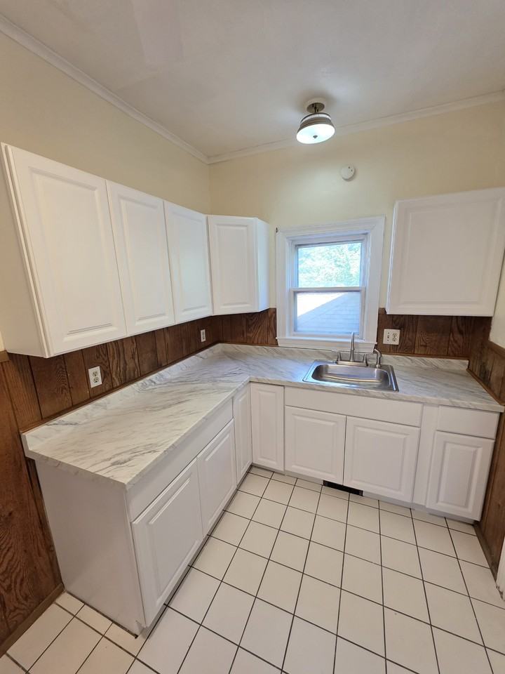 143 Union St - Photo 5 of 11
