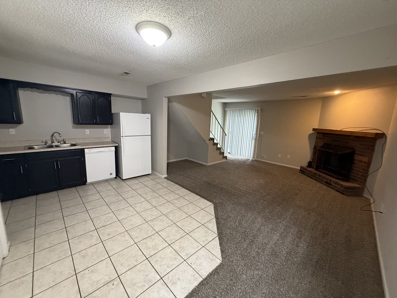 705 Cedar Dr #D - Photo 2 of 8