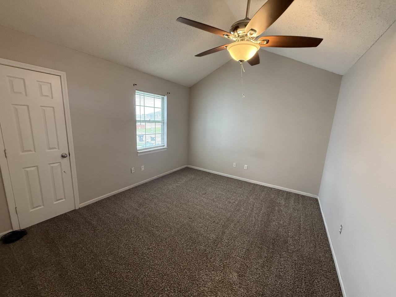 705 Cedar Dr #D - Photo 5 of 8