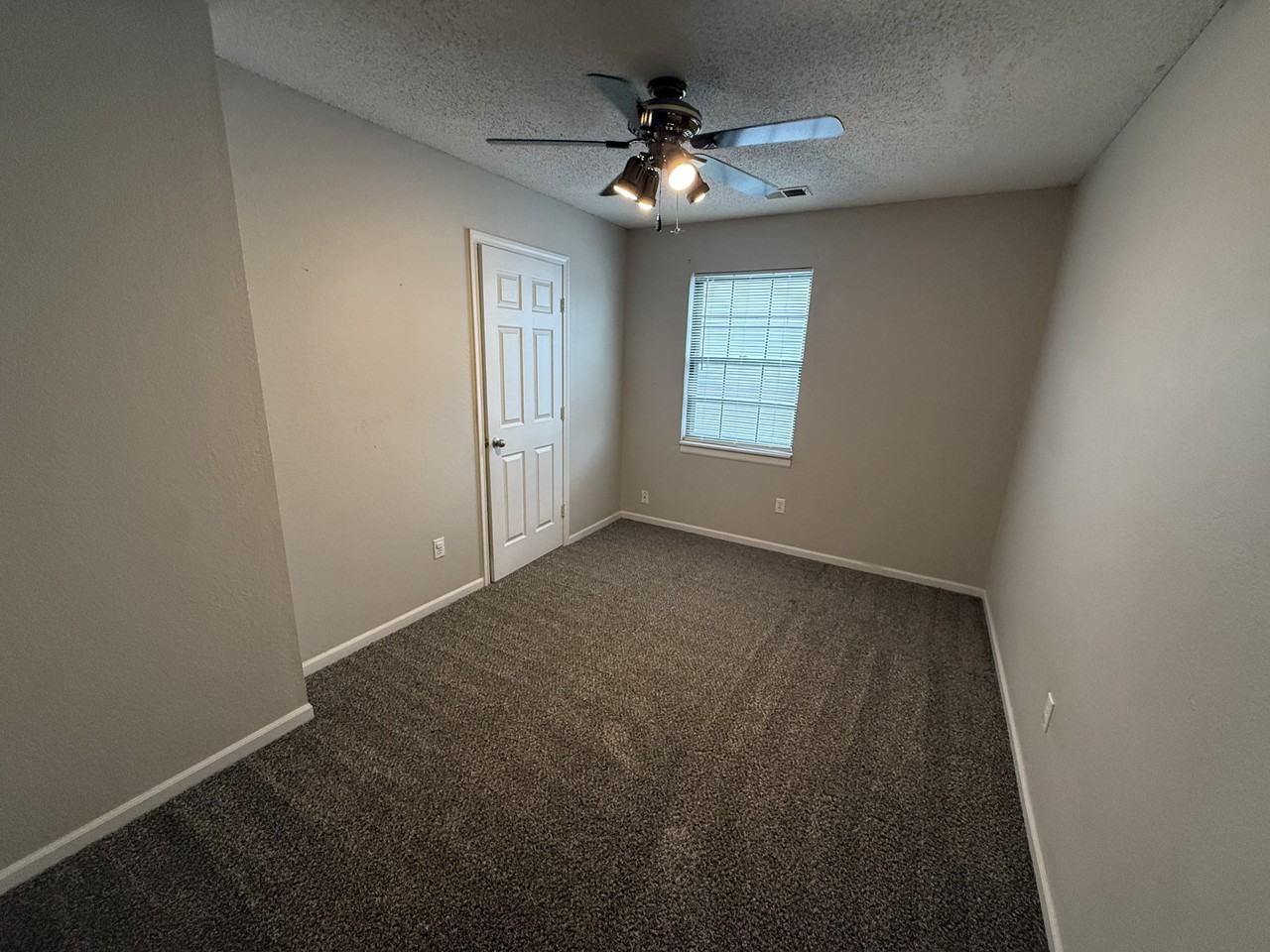 705 Cedar Dr #D - Photo 6 of 8