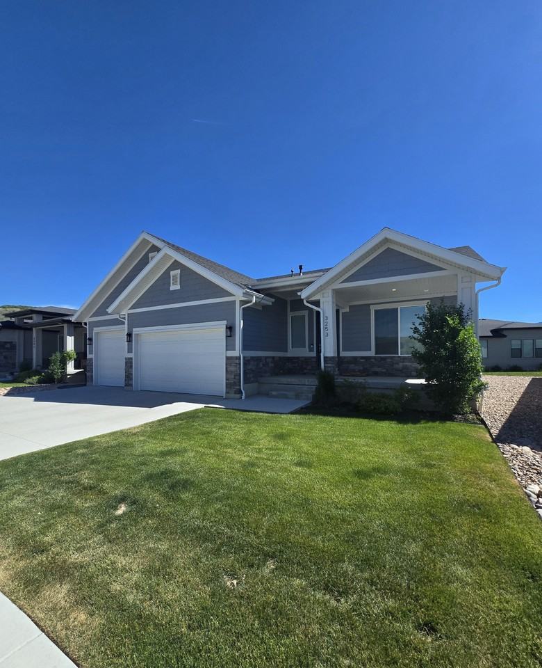 3253 W Oxford Loop - Photo 2 of 20