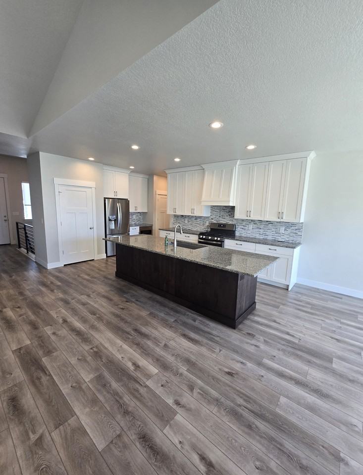 3253 W Oxford Loop - Photo 3 of 20